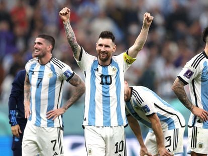 Lionel Messi celebra la victoria de Argentina en el Mundial de Qatar.