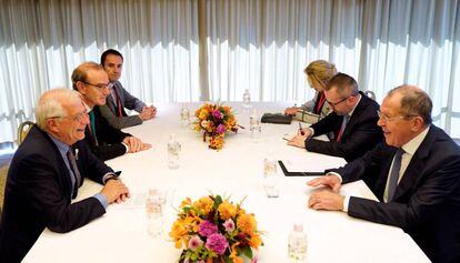 El ministro de Exteriores Josep Borrell se reúne con homólogo Serguéi Lavrov en Nagoya, Japón.