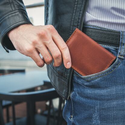 Carteras para regalar: describimos 15 propuestas de este tipo de producto para regalar en Navidad.