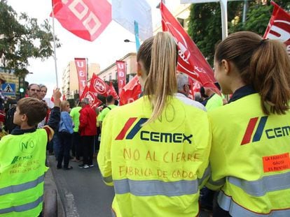 Manifestaci&oacute;n este s&aacute;bado contra el cierre de la planta de Cemex en  G&aacute;dor (Almer&iacute;a).