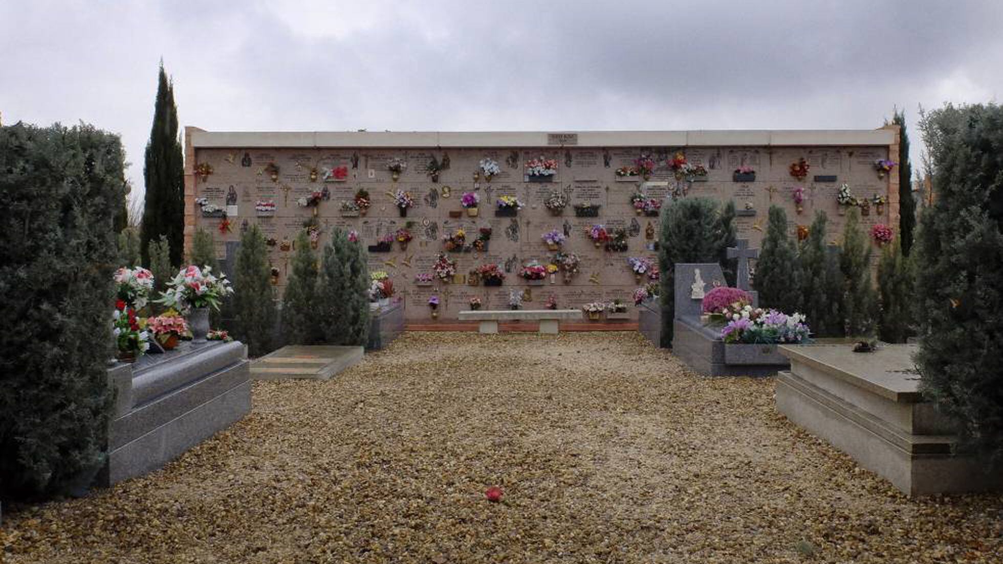 Guerra comercial en el cementerio de Leganés | Madrid | EL PAÍS