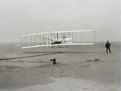 Primer vuelo de los hermanos Wright.