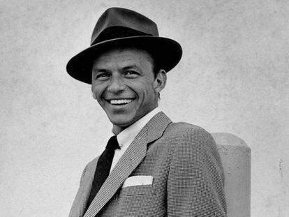 Frank Sinatra, en una fotografía tomada en Los Ángeles en 1954.