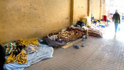 Calle Xilxes, en Valencia, donde cada noche se refugian del fr&iacute;o media docena de personas.
