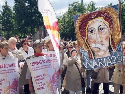 Vigilia contra el machismo en la iglesia en Alemania, el pasado mes de mayo.  