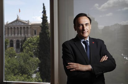 El rector José Carlos Gómez, fotografiado en la sede de la CRUE en junio.