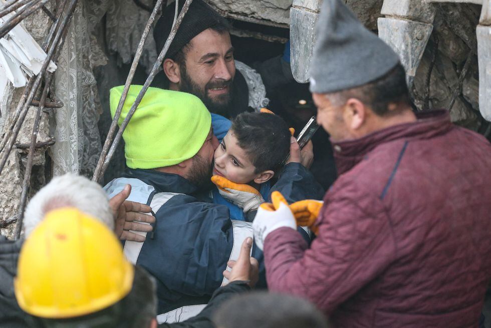 El rescate de un niño después de 52 horas