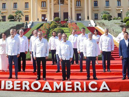 Foto de familia de la Cumbre Iberoamericana de Santo Domingo.