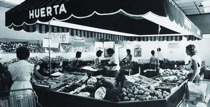 Interior de un Mercadona a finales de los setenta.