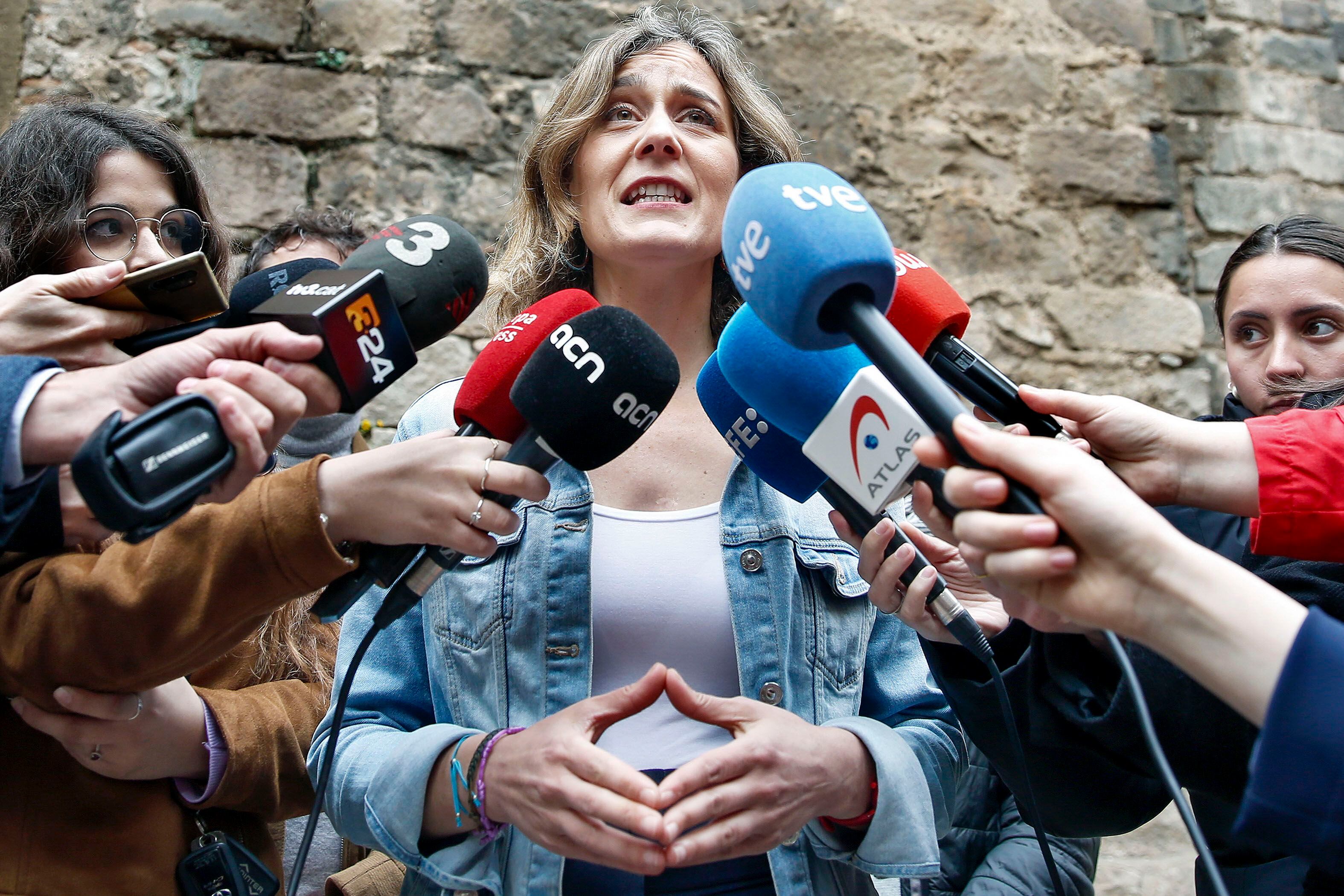 La presidenta de En Comú Podem en el Parlament de Cataluña, Jéssica Albiach, el pasado mes de marzo, realizando unas declaraciones.