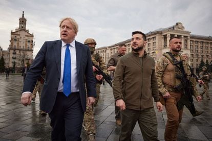 Boris Johnson and Volodímir Zelenski, last April in kyiv.