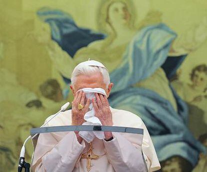 El Papa, ayer, en su residencia veraniega de Castelgandolfo, cerca de Roma.