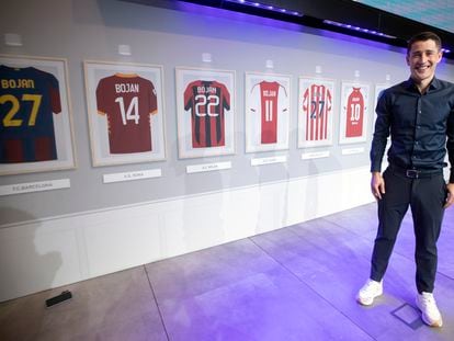 Bojan Krkic durante el acto en el que ha anunciado su retirada, en el Camp Nou este jueves.