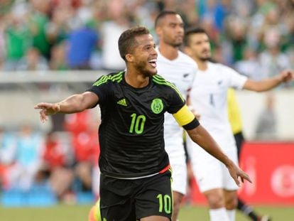 Giovani Dos Santos festeja su gol contra Nueva Zelanda