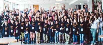 Un grupo de los niños participantes en la Semana de la Programación.