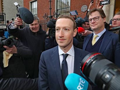 El máximo responsable de Facebook, Mark Zuckerberg, el pasado martes en Dublin tras un encuentro sobre regulación de la red social.
