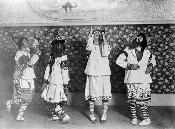 Representación en París de 'La consagración de la primavera', en 1913, por los Ballets Rusos de Diaghilev.