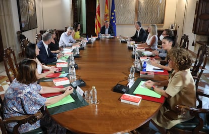 Pleno extraordinario del Consell para aprobar las ayudas a los municipios afectados por los grandes incendios del verano.