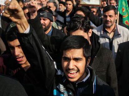 Rohani reconoce el derecho de protesta, pero la intimidación policial y el control de la Red recuerdan la era de Ahmadineyad