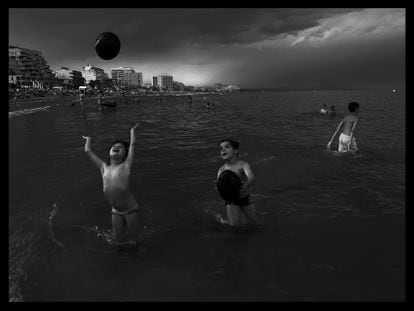'Los globos en el mar'. 