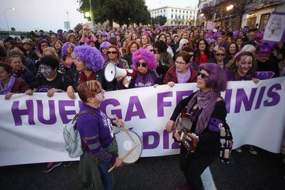 Cabecera de la manifestación en Cádiz.
