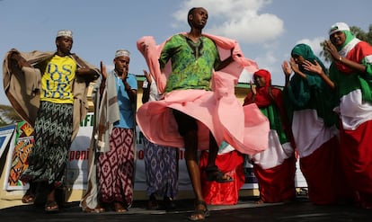 Danzas tradicionales de Somaliland en el centro cultural Hargeysa.