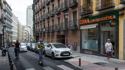 Vista de la calle de Leganitos, en Madrid, este lunes.