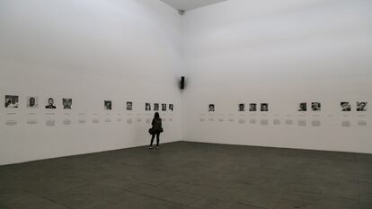 Montaje de la muestra 'Vidas robadas', de Doris Salcedo, en el Espacio de Arte y Memoria Fragmentos, proyectado por la artista para el Museo Nacional de Colombia.