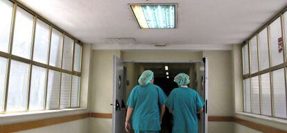 Personal sanitario en el hospital Gregorio Marañón.