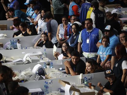 Escrutinio de votos en las elecciones en El Salvador, el pasado 12 de febrero.