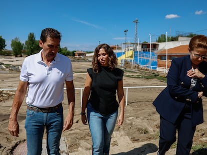 Ayuso recorre este martes la zona más afectada por el temporal en el municipio madrileño de Villamanta.