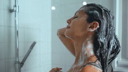 El extracto de cebolla brinda una acción antimicrobiana y purificante al cabello. GETTY IMAGES.