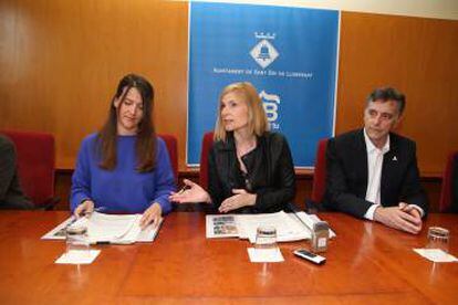 Cristina Ribes, Lluïsa Moret y Agustí Gasol, en la firma del acuerdo Sant Boi-Fundación.