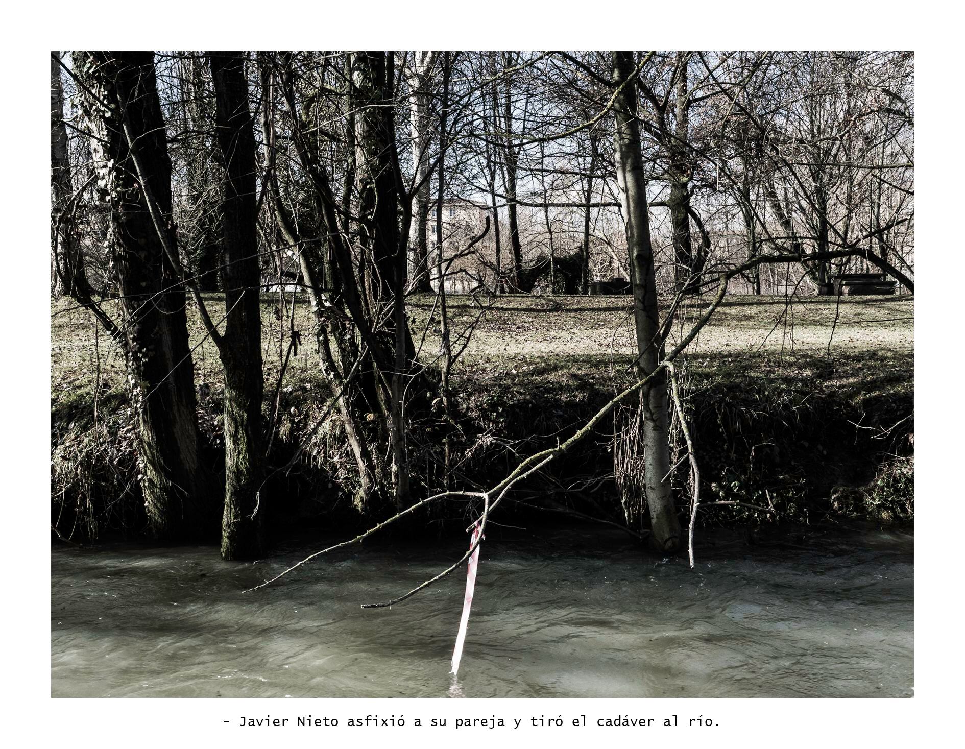 Imagen de la exposición 'Lo que no se ve' con el pie: Javier Nieto asfixió a su pareja y tiró el cadáver al río.