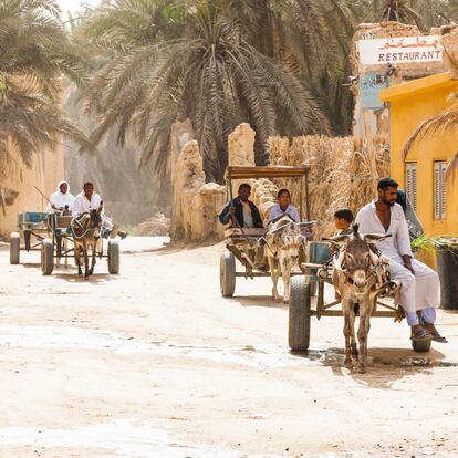 Una de las calles principales del centro del Oasis de Siwa, en Egipto.