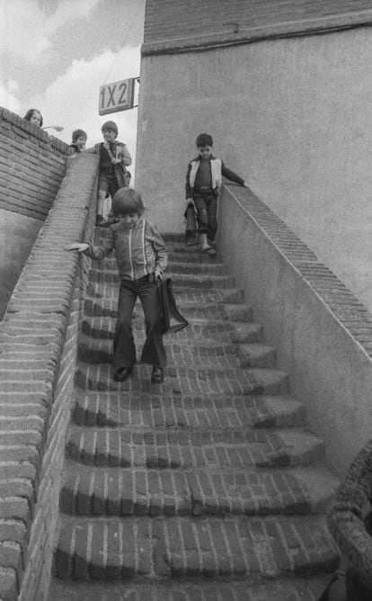 '1977. Escaleras raídas'.