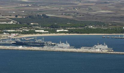 Vista de los muelles de la base naval de Rota (Cádiz).