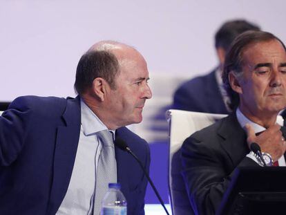 José Antonio Fernández Gallar, consejero delegado de OHL, junto al presidente de la compañía, Juan Villar-Mir.