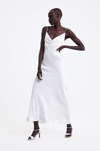 Vestido lencero satinado, de Zara (39,95€).
