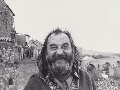 El cineasta Joaquim Jordà en una imatge apareguda recentment en uns negatius, cedida pel seu fill Sergi.
