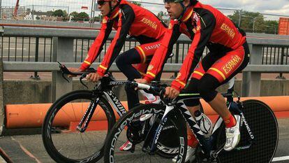 Contador y Castroviejo en el reconocimiento previo del recorrido del Mundial contrarreloj.