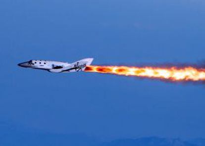 El SpaceShipTwo, en un vuelo de prueba en 2013.