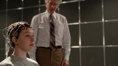 Millie Bobby Brown y Matthew Modine, en una imagen de la cuarta temporada de 'Stranger Things'.