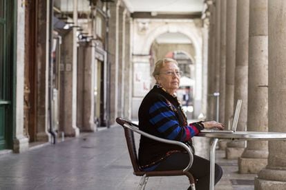 Lourdes Cardenal, de 78 años, retratada en Valladolid. Veterana editora de la Wikipedia en español, su primera incursión en la enciclopedia fue con un artículo del pintor Édouard Manet.