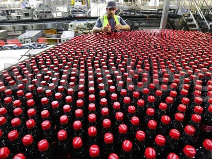 Una planta de embotellado de Coca-Cola en Reino Unido