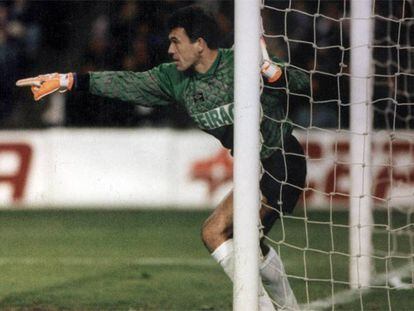 Liaño, en la portería del Deportivo en 1993, el año del debú europeo.