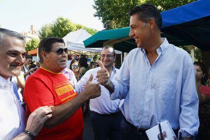 Xavier Garc&iacute;a Albiol en el mercado de Cerdanyola de Matar&oacute;.