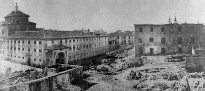 El cuartel de Monteleón, derribado para hacer la plaza del Dos de Mayo.