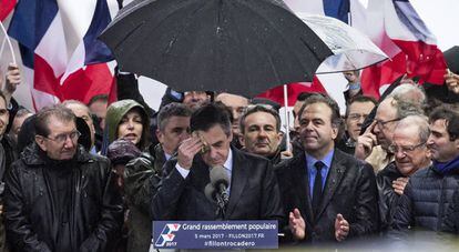 El candidato conservador François Fillon durante el discurso del domingo en la plaza de Trocadero, en París