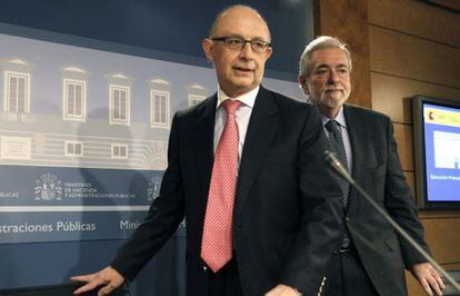 El ministro de Hacienda, Crist&oacute;bal Montoro, junto al secretario de Estado de Administraciones P&uacute;blicas, Antonio Beteta.